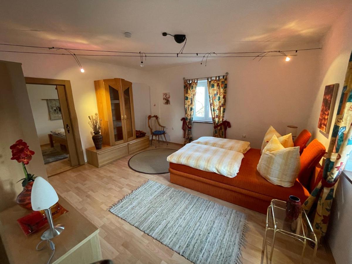 Schoene Ferienwohnung In Bahnhofsnaehe Fuer Urlaub, Studium Oder Arbeit Deggendorf Ngoại thất bức ảnh