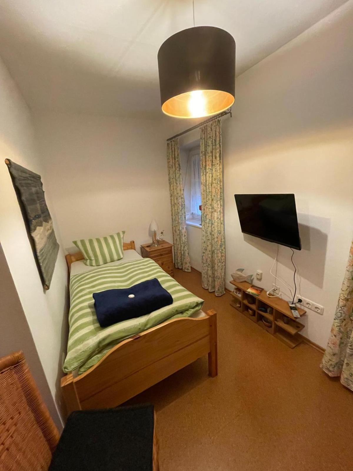 Schoene Ferienwohnung In Bahnhofsnaehe Fuer Urlaub, Studium Oder Arbeit Deggendorf Ngoại thất bức ảnh